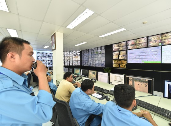 Bí thư Thành ủy TPHCM Nguyễn Thiện Nhân: 'Thời kỳ ô tô tự lái thì không nên sáng chế lại xe đạp' ảnh 2