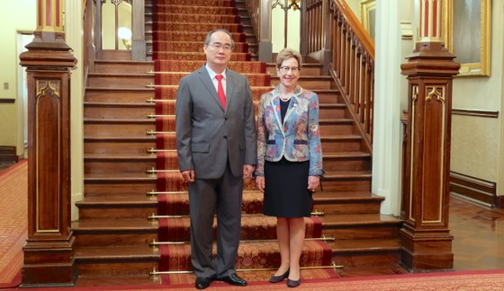 Bí thư Thành ủy TPHCM Nguyễn Thiện Nhân thảo luận chương trình hợp tác với bang New South Wales ảnh 2