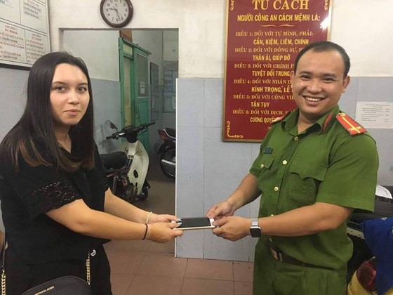 Bắt hai người phụ nữ trộm tài sản của nữ du khách nước ngoài ảnh 2