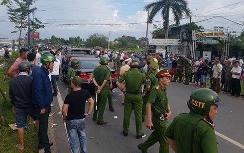 Vụ nhóm giang hồ vây chặn xe ô tô chở công an: Bắt thêm 1 đối tượng ảnh 2