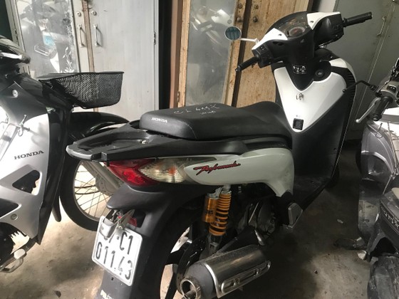 Chủ quán cà phê cầm đầu băng chuyên trộm cắp tài sản ảnh 4