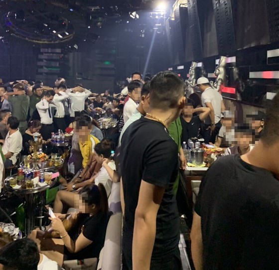 Kiểm tra quán bar Phượng Lâm phát hiện nhiều 'dân chơi' dương tính chất ma tuý ảnh 1