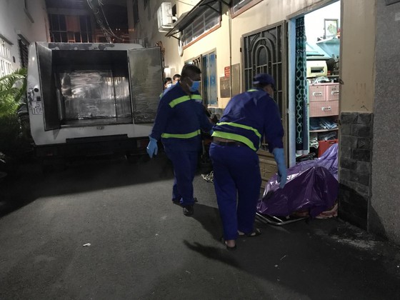 Người đàn ông tử vong trong phòng trọ cửa khoá kín mở điện ở quận Gò Vấp ảnh 2