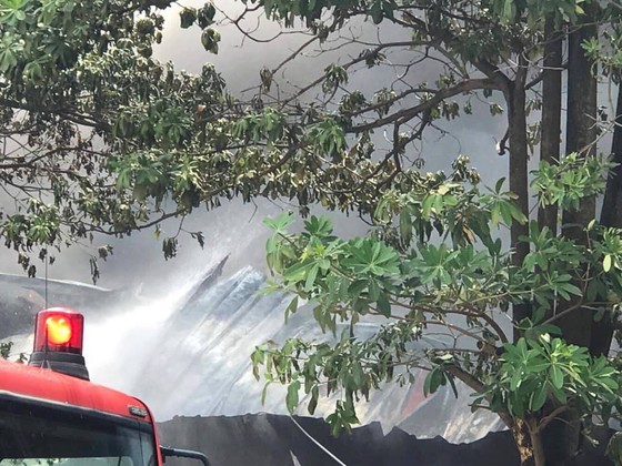 Cháy lớn tại nhà máy cạnh siêu thị Aeon Mall Long Biên ảnh 6
