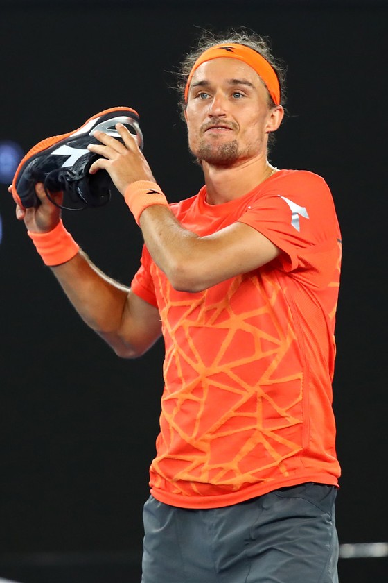 Không muốn mạo hiểm sức khỏe, Nadal sẵn sàng trao ngôi Nhà vua cho Federer ảnh 2