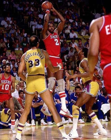 NBA 2017-2018: Lập “cú 30-30” thần thánh, Howard giúp Hornets chật vật hạ Nets ảnh 2