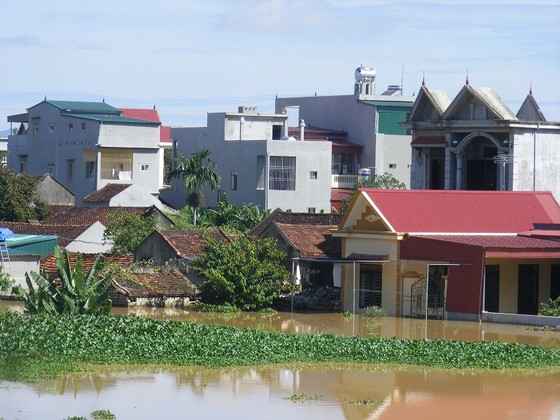 Xóm làng bỗng chốc biến thành sông ảnh 1