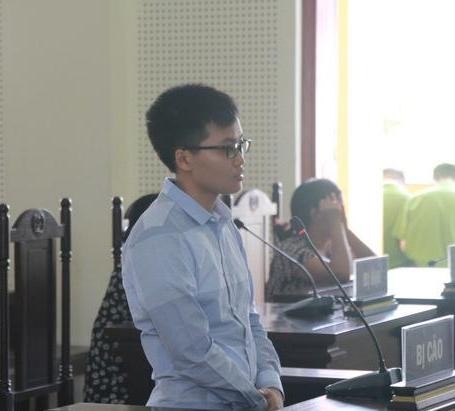 Giả nhân viên đại sứ quán, chiếm đoạt tiền tỷ, lãnh 7 năm tù ảnh 1