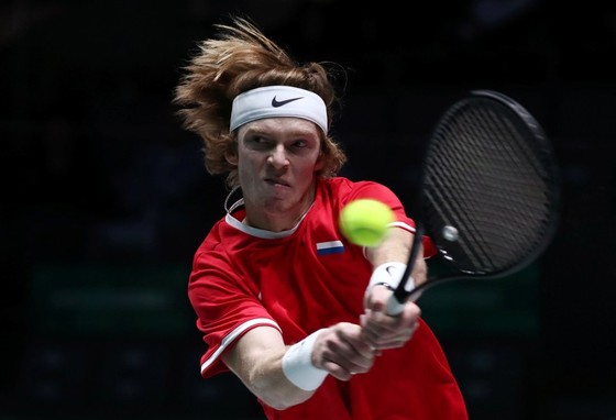 Davis Cup Finals: Bị tố: “Chỉ có 15 khán giả đến xem thi đấu", Gerard Pique phản pháo đáng thương... ảnh 8