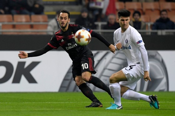 Europa League: Arsenal thua, Milan chạm đích ảnh 1