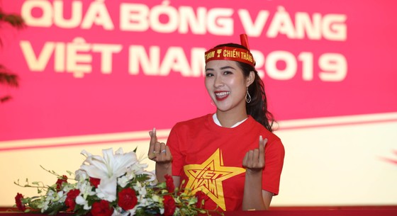 Bật mí dàn người đẹp dự đoán trận trận Việt Nam gặp Thái Lan ảnh 4