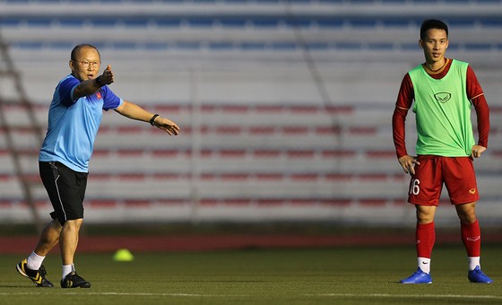 U22 Việt Nam tập buổi đầu tiên trên đất Philippines ảnh 2
