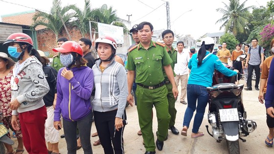 Vụ nổ súng ở UBND phường: Nghi phạm khống chế rồi bắn nạn nhân ảnh 2