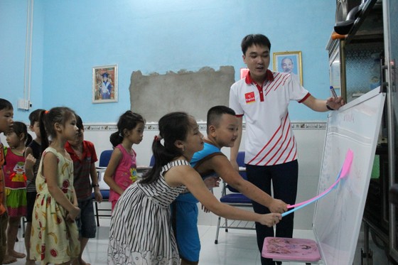 Lớp tiếng Anh 1 đô la ở vùng quê ảnh 2