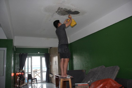 Khốn khổ vì chung cư thu nhập thấp thấm dột, chập điện ảnh 3