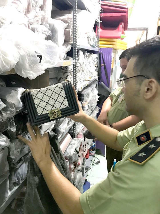 Đủ chiêu trò nhập lậu hàng hóa ảnh 1
