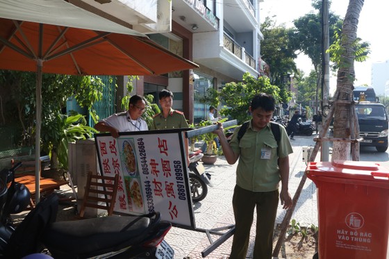 Đà Nẵng ra tay dẹp các bảng hiệu tiếng nước ngoài ảnh 3