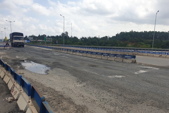 Cao tốc Đà Nẵng – Quảng Ngãi tiếp tục hư hỏng ảnh 2