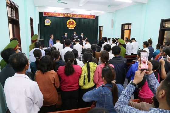 Vụ nữ sinh lớp 10 bị hiếp dâm tập thể: 10 nam sinh lĩnh án tù ảnh 1