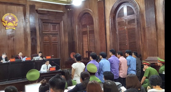 Vợ bác sĩ Chiêm Quốc Thái bị xử 18 tháng tù vì thuê người chém chồng ảnh 1