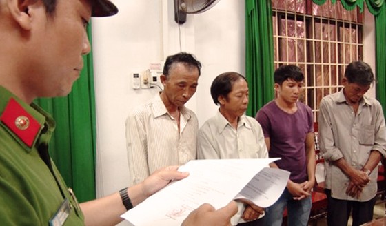 Khởi tố thêm 5 nghi phạm liên quan đến vụ tàn phá 61 ha rừng ảnh 2