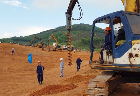 Người của chủ đầu tư dự án điện mặt trời bắt dân trói, hành hung, phơi nắng? ảnh 2