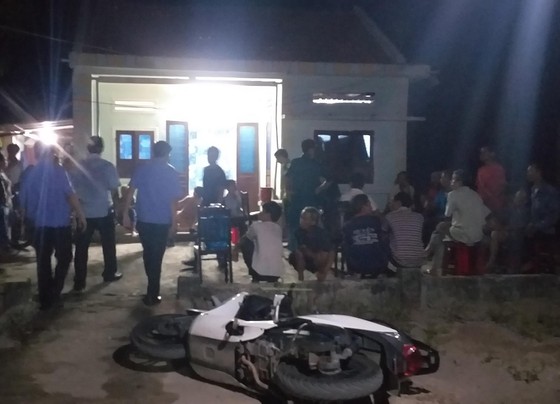 Quảng Nam, cha chết, 2 con nguy kịch chưa rõ nguyên nhân ảnh 1