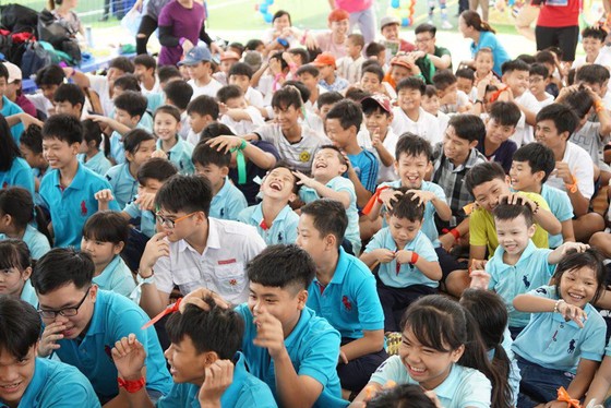 Ngày hội vui chơi hè dành cho trẻ em các mái ấm ảnh 2