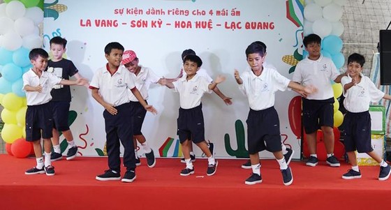 Ngày hội vui chơi hè dành cho trẻ em các mái ấm ảnh 3