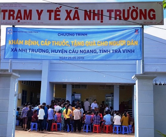 Bệnh viện Đại học Y dược TPHCM khám bệnh miễn phí cho người nghèo Trà Vinh ảnh 1