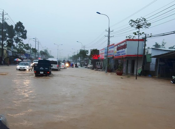 Đảo ngọc Phú Quốc "chìm" trong… biển nước ảnh 1