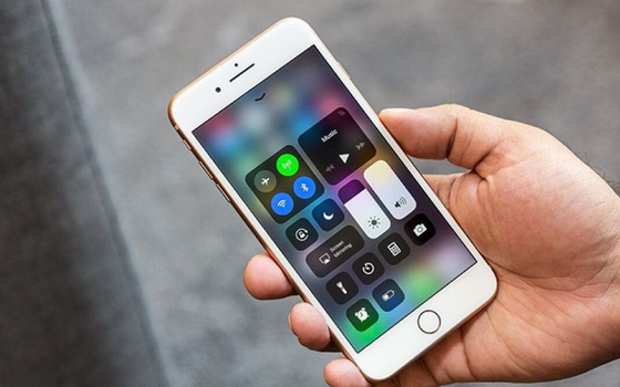 iPhone 8 Plus vừa mạnh mẽ vừa "truyền thống" ảnh 1