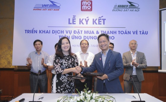 MOMO thêm thanh toán vé tàu vào dịch vụ ảnh 1