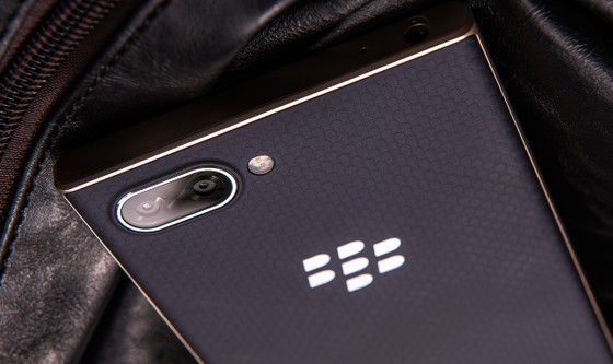 BlackBerry KEY2 LE giá 11.790.000 đồng ảnh 1