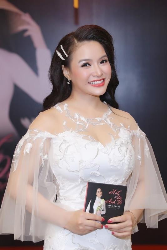 Sao mai Đinh Trang làm khó mình với “Hát đợi anh về” ảnh 1