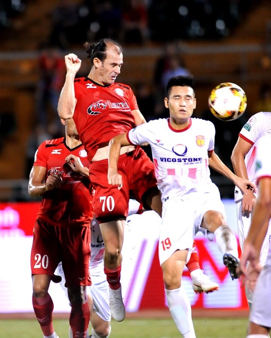 Áp lực cho Nam Định và Cần Thơ ở vòng 22 Nuti Cafe V-League 2018 ảnh 2