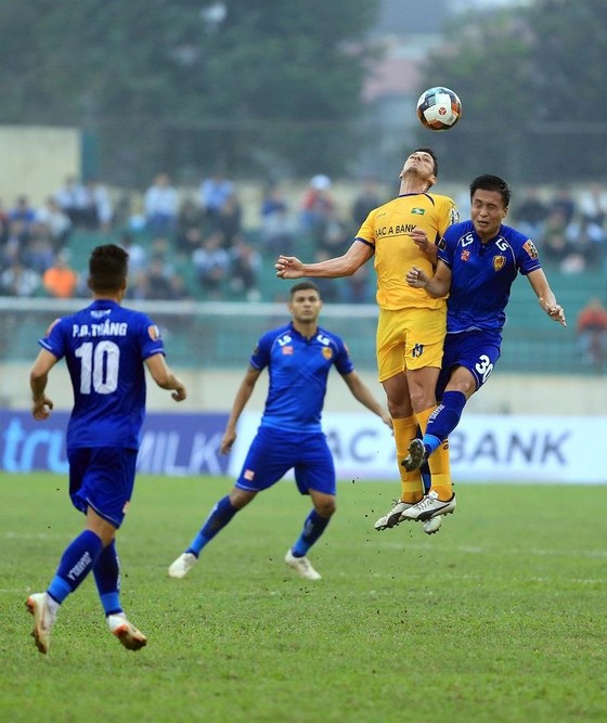 “Đôi bạn cùng lùi” - Quảng Nam và Thanh Hóa ảnh 1