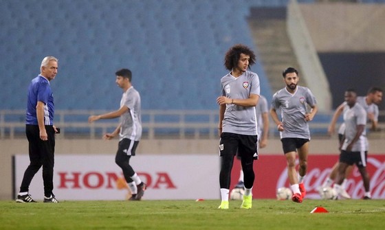 UAE làm quen sân Mỹ Đình ảnh 1