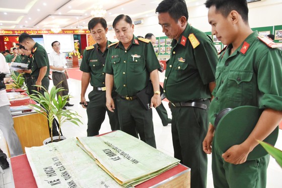 Quân khu 7 triển lãm ảnh kỷ niệm 72 năm ngày Thương binh - Liệt sĩ ảnh 5