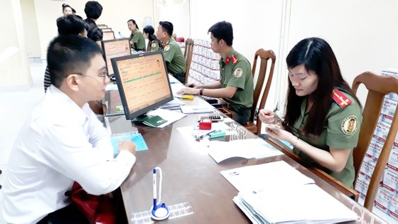 Làm hết việc, không hết giờ ảnh 1