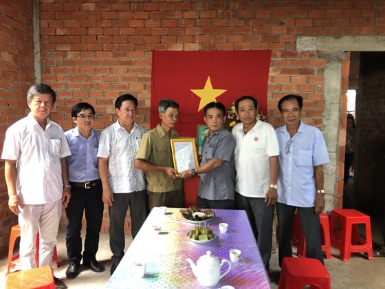 Trao nhà nghĩa tình đồng đội cho hội viên cựu chiến binh ảnh 1