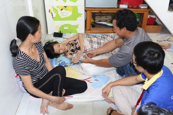 Sống là cho đi… ảnh 2