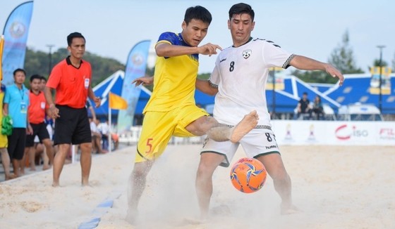 Giải bóng đá bãi biển AFF 2019: Thua ngược Afghanistan, Việt Nam khó bảo vệ ngôi vô địch ảnh 1