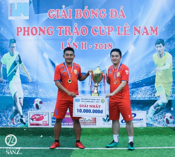 Ông bầu “chất chơi” và “đa năng” của làng phủi Quảng Bình ảnh 2
