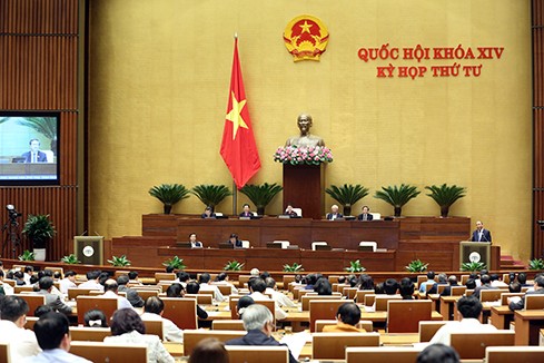Nỗ lực rút ngắn khoảng cách nông thôn-thành thị ĐB Tô Văn Tám (Kon Tum) chất vấn về tình trạng chênh lệch giàu nghèo, phân hóa xã hội ngày càng lớn? Giải pháp thế nào? ĐB cũng nêu vai trò rất lớn của kinh tế tư nhân và đề nghị Thủ tướng cho biết ảnh 1