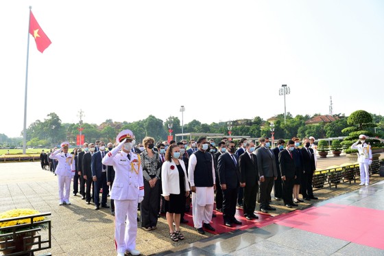 Lãnh đạo Đảng, Nhà nước vào Lăng viếng Chủ tịch Hồ Chí Minh nhân kỷ niệm 75 năm Quốc khánh 2-9 ảnh 5