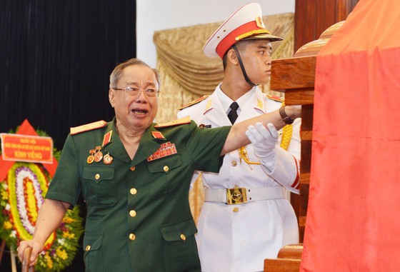 Ngày thứ hai cử hành lễ viếng nguyên Thủ tướng Phan Văn Khải ảnh 8
