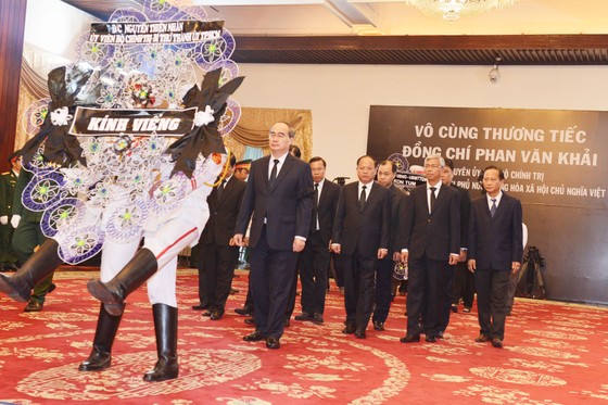 Ngày thứ hai cử hành lễ viếng nguyên Thủ tướng Phan Văn Khải ảnh 1