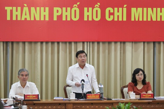 Chủ tịch UBND TPHCM Nguyễn Thành Phong: TPHCM thay đổi tư duy, cách nghĩ, cách làm để phục hồi kinh tế ảnh 2