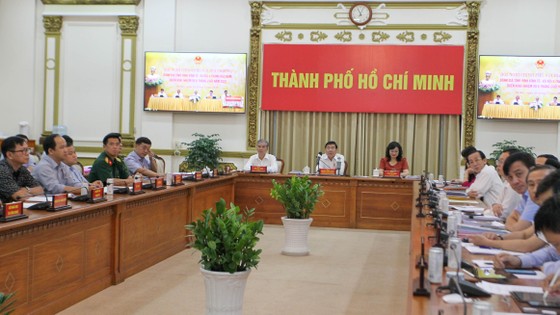 Chủ tịch UBND TPHCM Nguyễn Thành Phong: TPHCM thay đổi tư duy, cách nghĩ, cách làm để phục hồi kinh tế ảnh 1